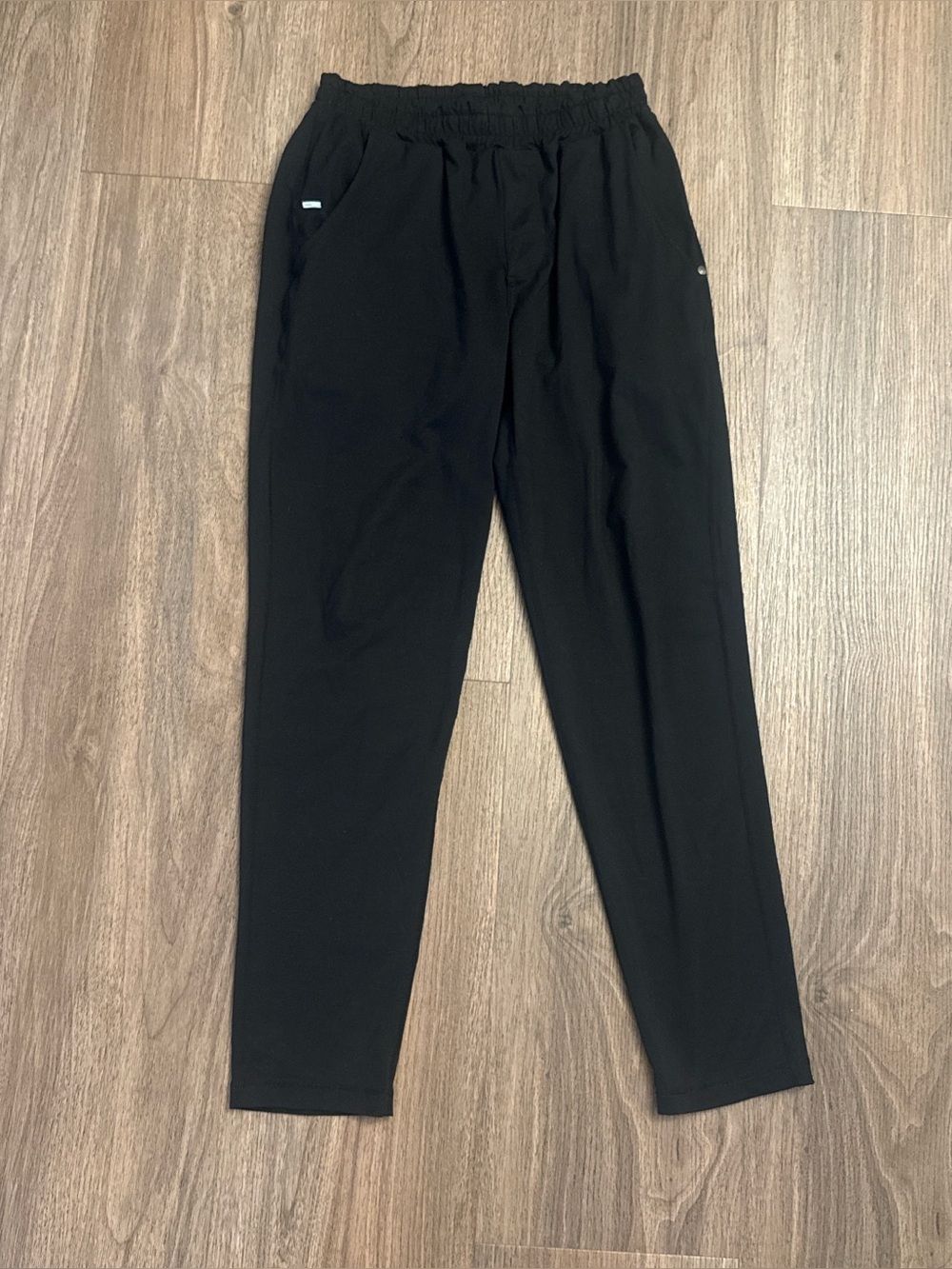 Women’s Vuori black joggers two side pockets size small.